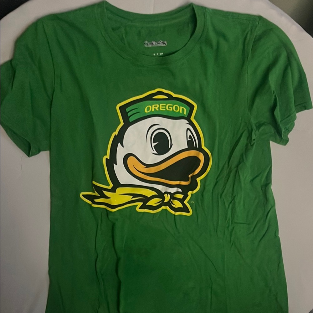 #132 - Oregon Ducks Green Graphic Tee